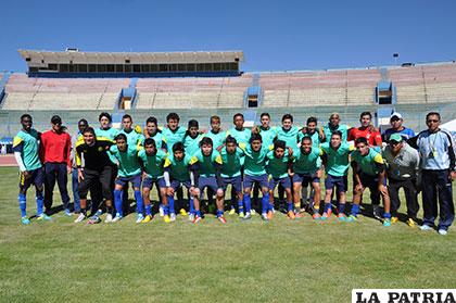 La plantilla de jugadores de EM Huanuni que se alista para el Nacional 