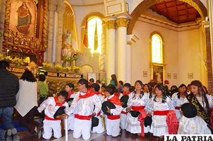 Estudiantes mostraron su fe y devoción a la Virgen del Socavón
