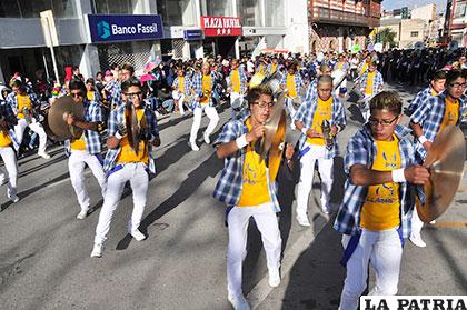 El colegio Sainz causó sensación con su banda estudiantil