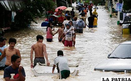 Fuertes precipitaciones pluviales ocasionan  inundaciones de consideración en Filipinas /e3.pe