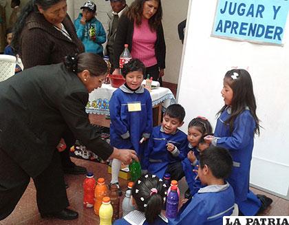 Niños enseñaron cómo cuidar el medio ambiente