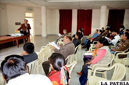 Destacados charanguistas del interior y exterior del país participan del evento