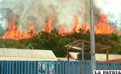 El incendio se registró en inmediaciones del aeropuerto 