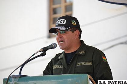 El director de la Felcv-Oruro, teniente coronel Franz Ticona