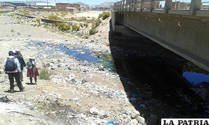 Aguas contaminadas del río Tagarete llegan hasta Quitaya