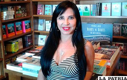 La escritora cruceña Giovanna Rivero
