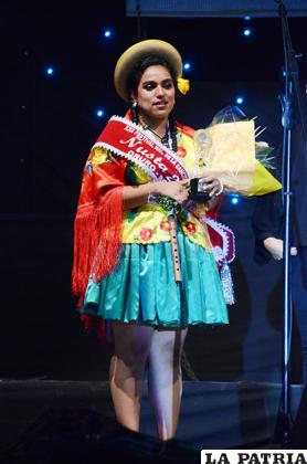 Hermosa ?usta del Festival Nacional de la Canción