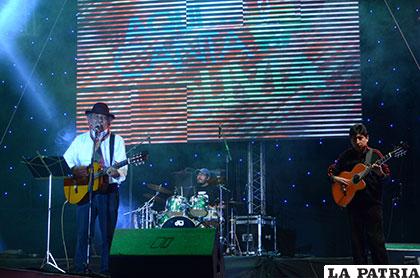 Luis Rico le cantó a la Capital del Folklore de Bolivia