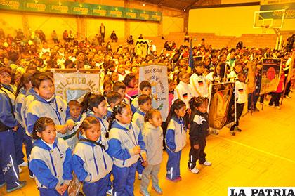 Deportistas que intervienen en la Liga Infantil de Básquetbol