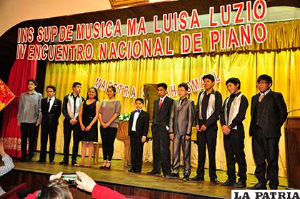 Participantes del Encuentro Nacional de Piano en su primer día
