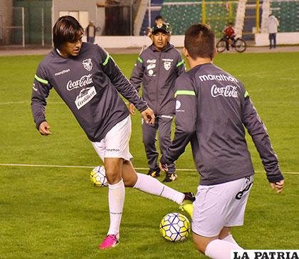 El cuadro nacional entrenó con los balones que se usarán en Brasil /APG
