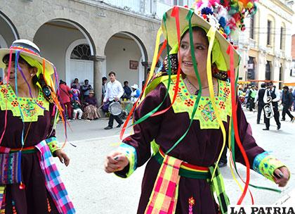Alegre tinku del colegio Hijos del Sol