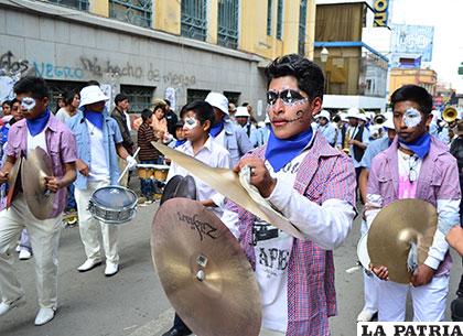 Diferente presentación de la banda del 