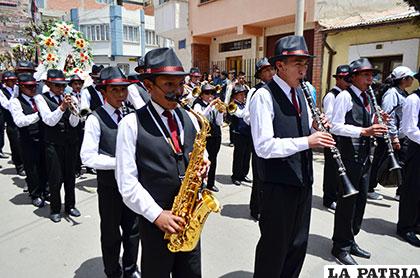 La banda del Saracho también colaboró a otros colegios