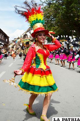 Linda figura de los suris sicuris del Colegio Nacional Bolivia