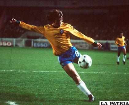 Zico es otro de los grandes jugadores que ha tenido el fútbol brasileño