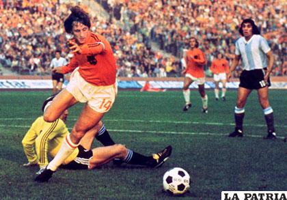 Johann Cruyff destacó creando un estilo único con la 
selección holandesa