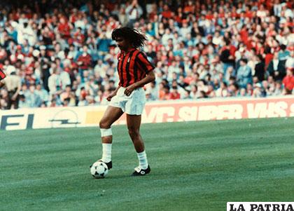 Ruud Gullit destacó en el AC Milan con el que consiguió ganar dos Copas de Europa