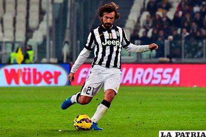 Andrea Pirlo, es uno de los principales jugadores italianos del siglo XXI