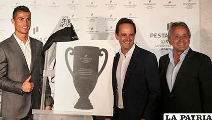 Durante la inauguración del hotel de Cristiano Ronaldo