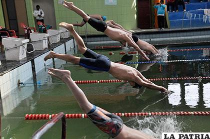 Las pruebas de natación tienen lugar en la pileta de Capachos