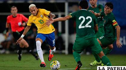 Neymar fue desequilibrante en el partido ante los bolivianos