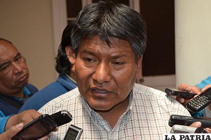 Gobernador asegura estabilidad de empresas en Oruro