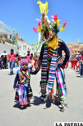 Padre e hijo aprovecharon de compartir su pasión por la danza
