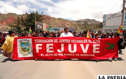 La federación de juntas vecinales de El Alto en una movilización anterior /eabolivia.com