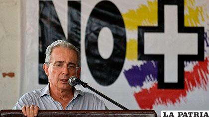 Ex presidente Álvaro Uribe encabezó la campaña por el No