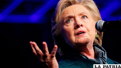 Wikileaks filtró correos electrónicos pirateados afectando varias veces a Clinton