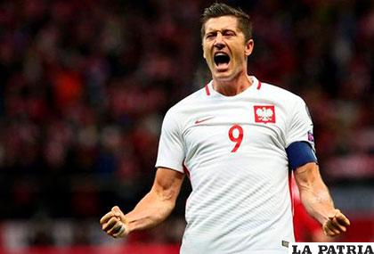 Lewandowski anotó tres goles para el triunfo de Polonia 3-2 a Dinamarca
