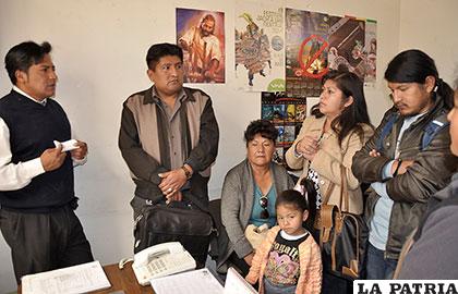 Reunión que sostuvieron padres de familia con el secretario municipal de Cultura