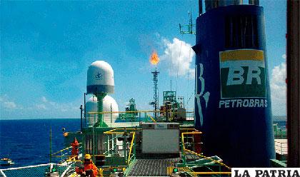 Buque de exploración petrolífera perteneciente a la estatal brasileña Petrobras