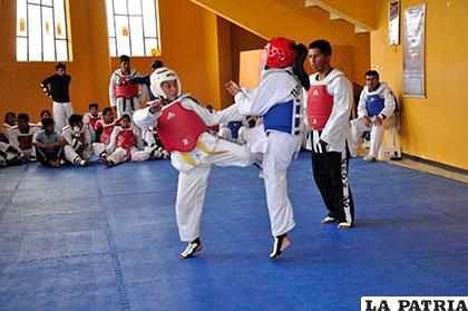 Durante la preparación de los orureños para asistir al nacional