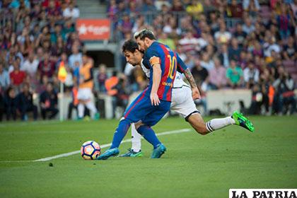 Messi reapareció marcando para Barcelona que ganó 4-0 al Deportivo