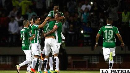 El festejo de los integrantes de Atlético Nacional por la victoria ante Atlético Huila