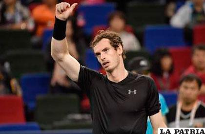 Andy Murray celebra el título obtenido en Shanghái