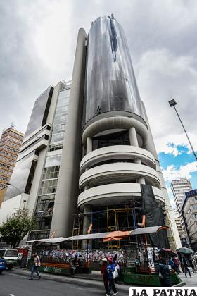 Nuevo edificio del Ministerio de Economía, en pleno centro paceño /APG