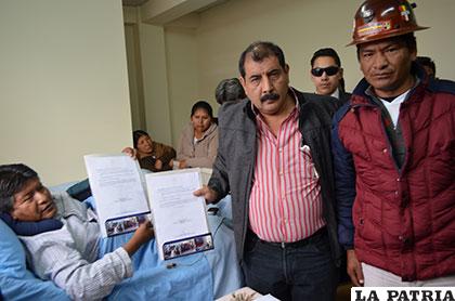 Gobernador de Oruro firmó minuta postrado en la cama del Hospital