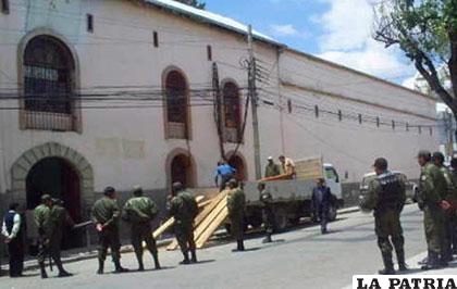 Frontis de la cárcel de San Pedro, en La Paz /ANF
