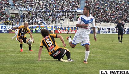 Gerardo Yecerotte fue uno de los más movedizos, no puede superar la marca de Fernando Martelli