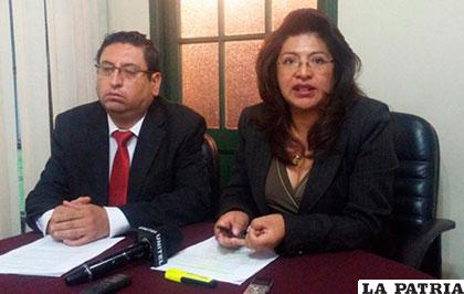 Iván Campero, presidente Sala Social de La Paz y Carmen del Rio, presidenta del TDJ de La Paz /ANF