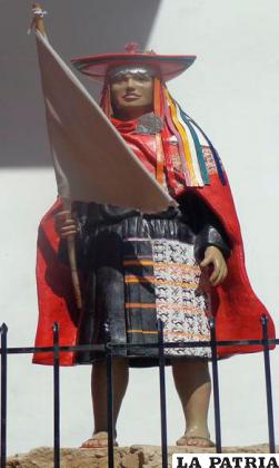 La presencia femenina también expresada en esculturas ubicadas en Yampara