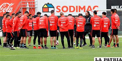 Una charla técnica de Pizzi antes de comenzar los entrenamientos