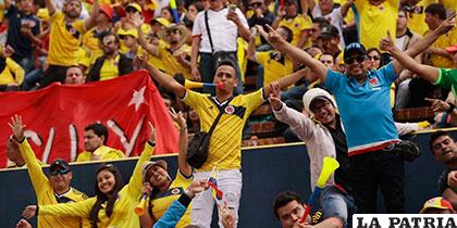 Colombianos se exceden en sus cánticos y son sancionados por la FIFA