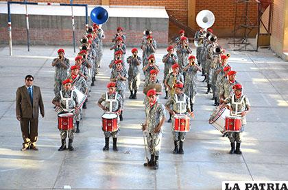 La humildad los llevó a convertirse en la mejor banda de música estudiantil de Oruro