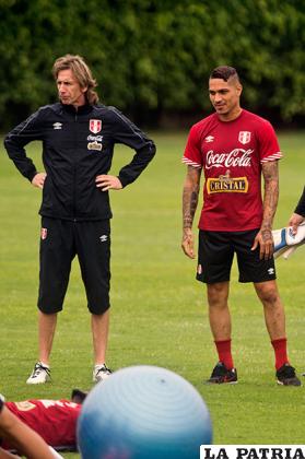 Gareca junto a Guerrero