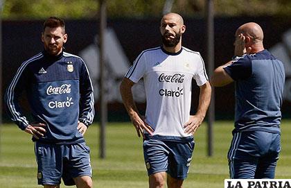 Lionel Messi y Javier Mascherano serán titulares en Argentina