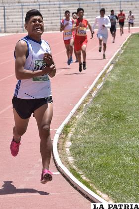 Trifon Mamani ganó en 800 metros